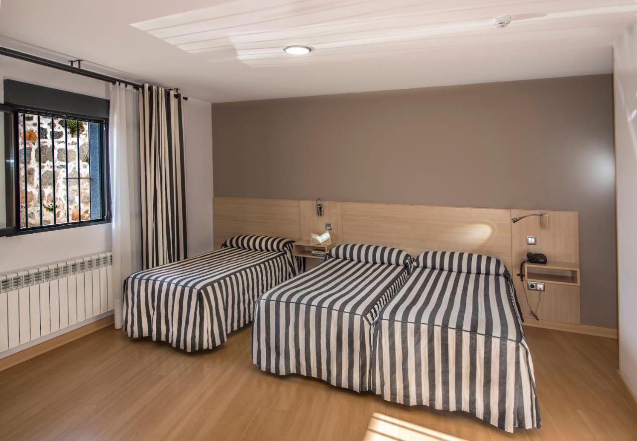 Hotel Puerta De La Santa Ávila Quarto foto