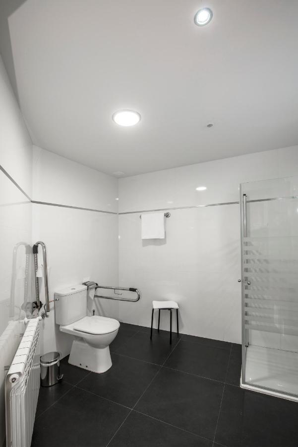 Hotel Puerta De La Santa Ávila Quarto foto